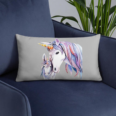 Coussin 50x30 licorne mère fille gris sur fauteuil