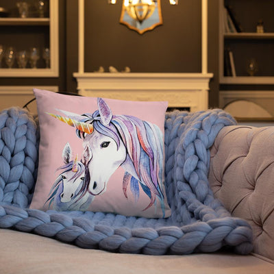 coussin 45x45 licorne mère fille rose sur canapé